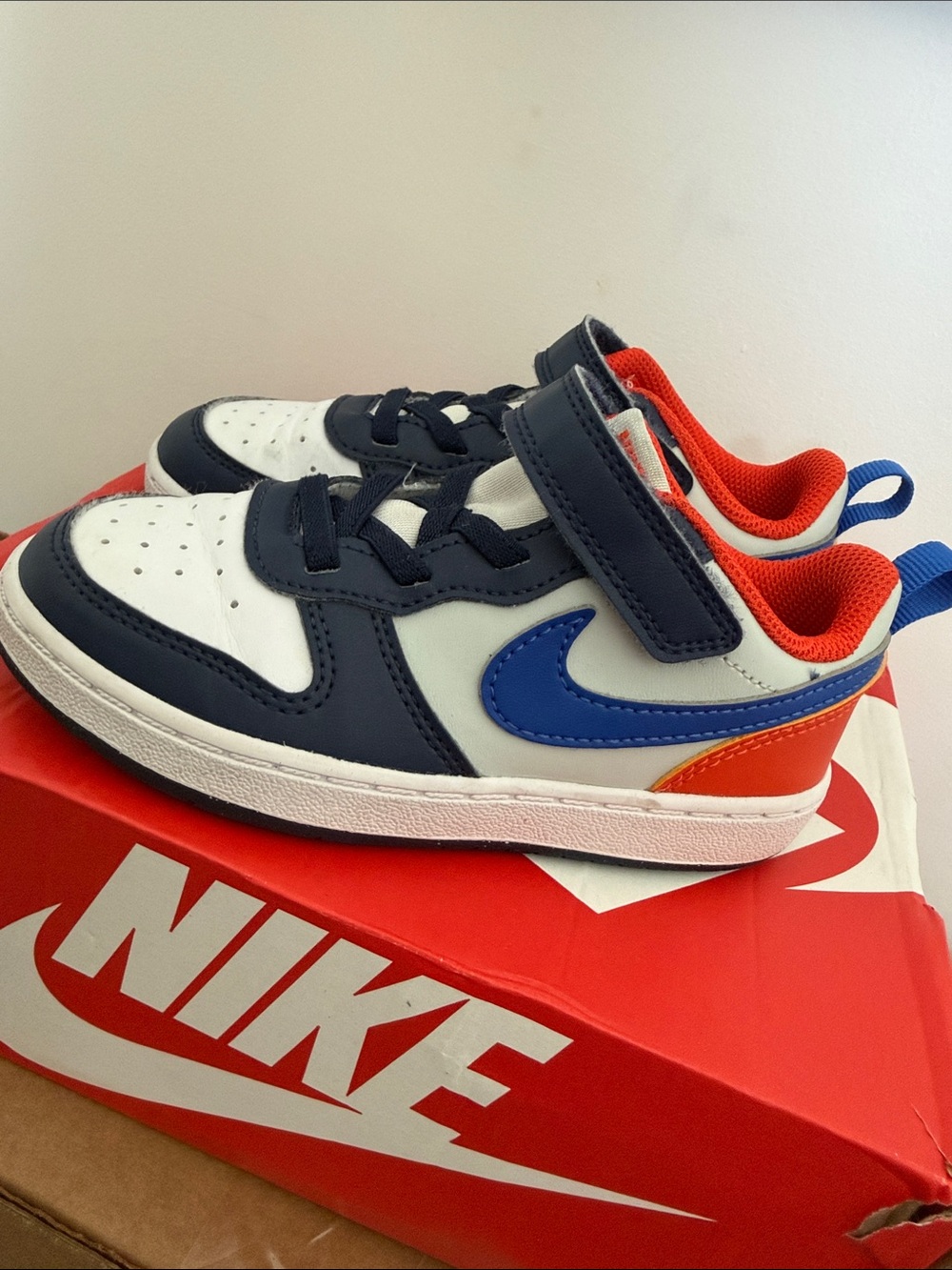 Nike Kids Navy White Blue Red Low-Top Sneakers with Hook-and-Loop Strap